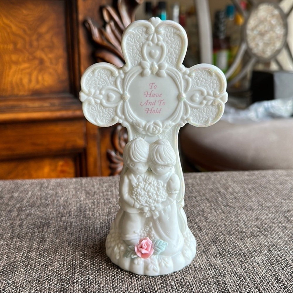 Precious Moments collection to have and to hold happy anniversary Cross